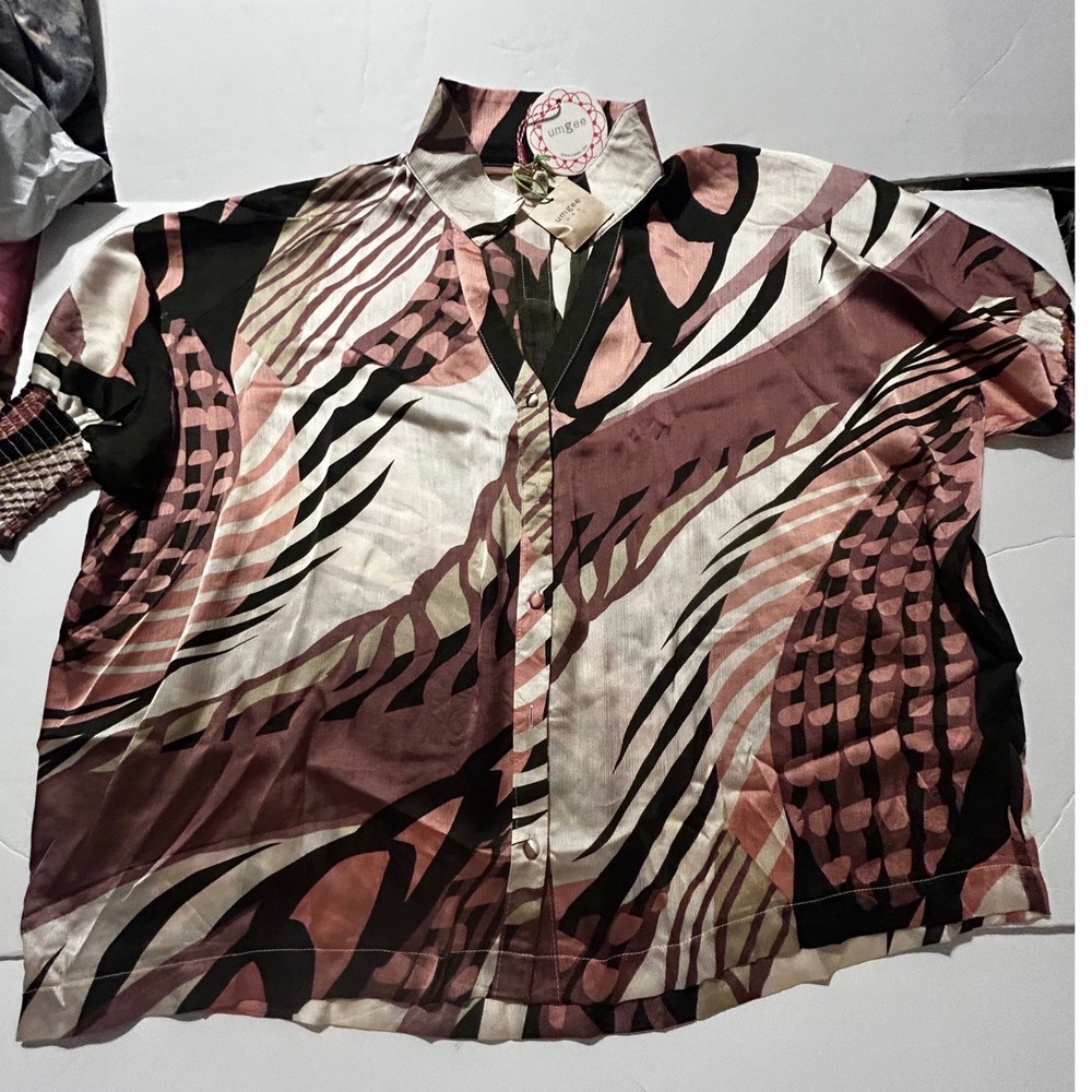 Umgee Womens Abstract Print Button Front Blouse Mauve Black Size M Retro Boho